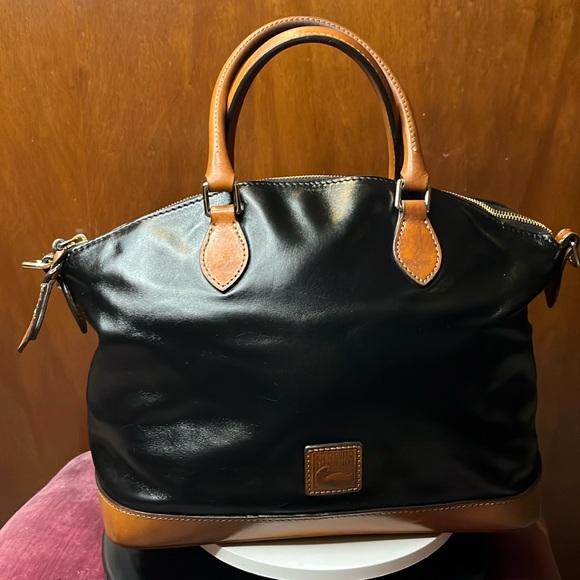 Dooney & Bourke Satchel Smooth leather Black/ brown dome top excellent cond. - Picture 1 of 17